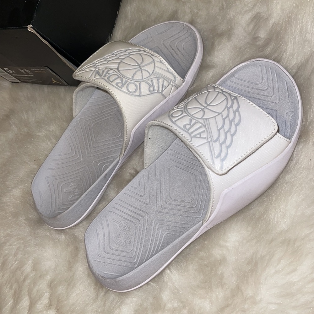 Jordan Slides - Picture 2 of 5